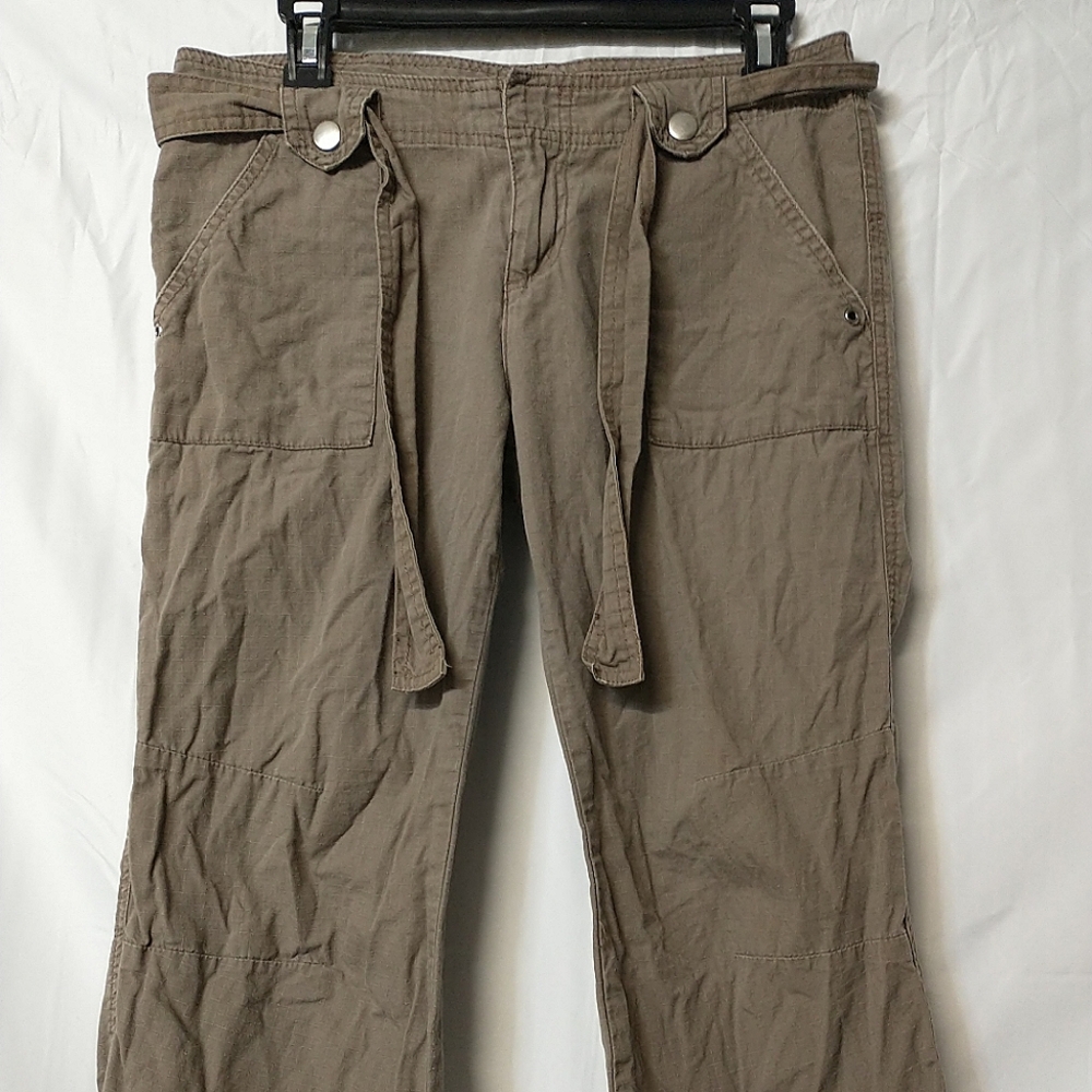 So Wear It Declare It Women's Cropped Brown Khaki Pants Size 7